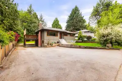 1561 MERLYNN CRESCENT, North Vancouver BC V7J 2X9