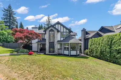 111 SANDRINGHAM CRESCENT, North Vancouver BC V7N 4E9