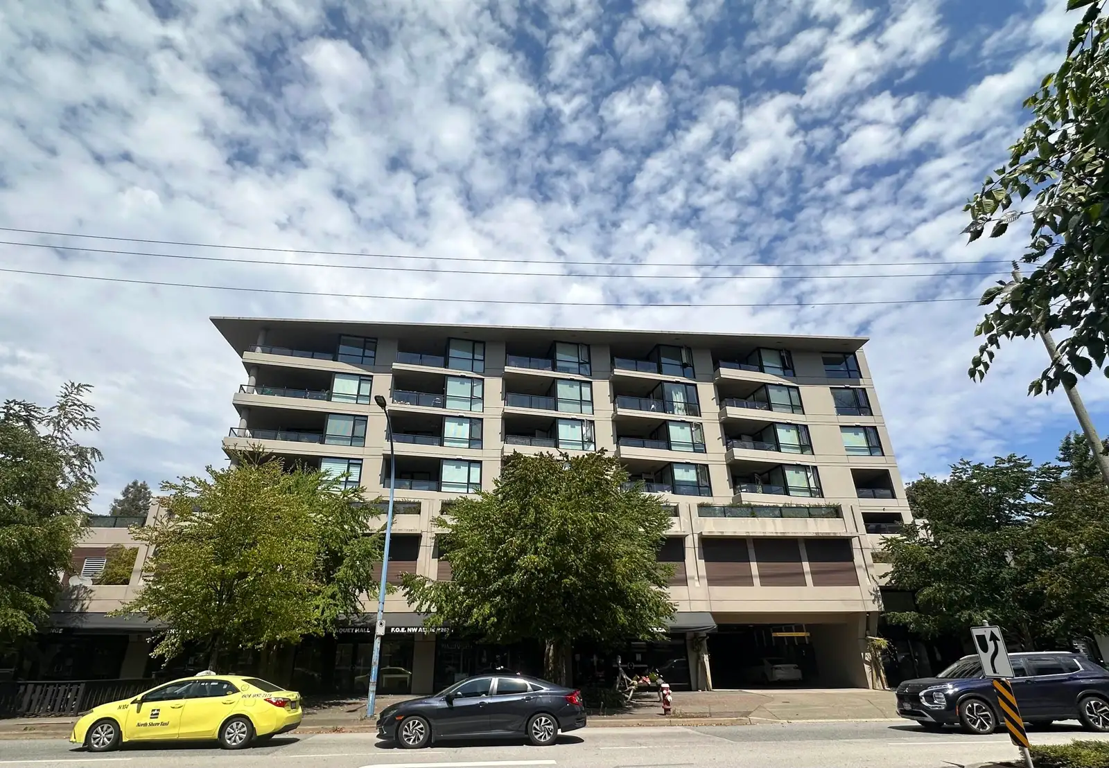 503 160 W 3RD STREET, North Vancouver BC V7M 0A9