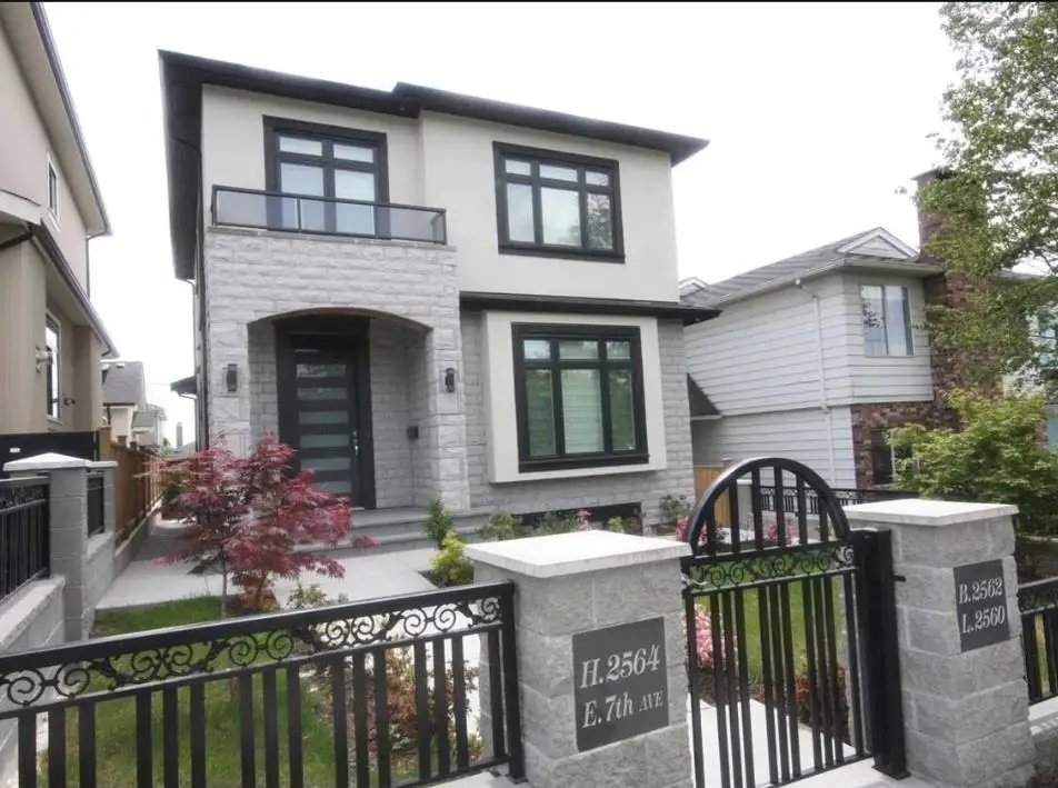 2564 E 7TH AVENUE, Vancouver BC V5M 1T4
