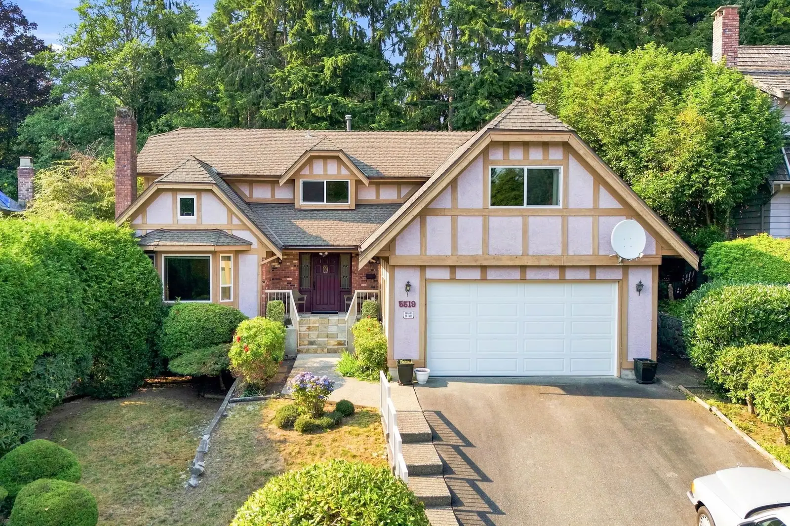 5519 CLIFFRIDGE PLACE, North Vancouver BC V7R 4S2