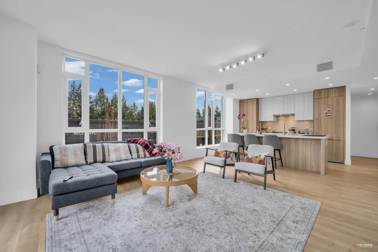 208 2385 EMERY COURT, North Vancouver BC V7J 1P9
