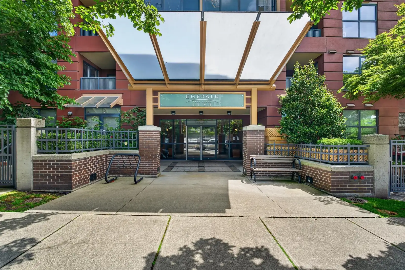 208 5288 MELBOURNE STREET, Vancouver BC V5R 6E6