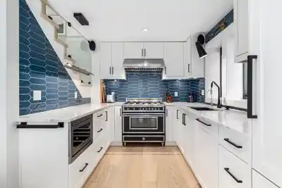 3918 CAROLINA STREET, Vancouver BC V5V 1X8
