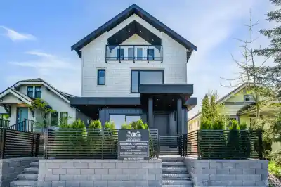 1 2636 MCGILL STREET, Vancouver BC V5K 1H3