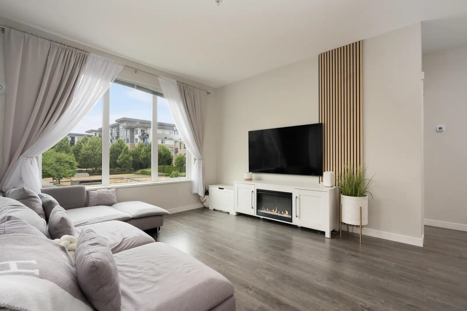 215 9388 TOMICKI AVENUE, Richmond BC V6X 0P1