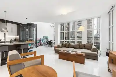 PH2 1102 HORNBY STREET, Vancouver BC V6Z 1V8