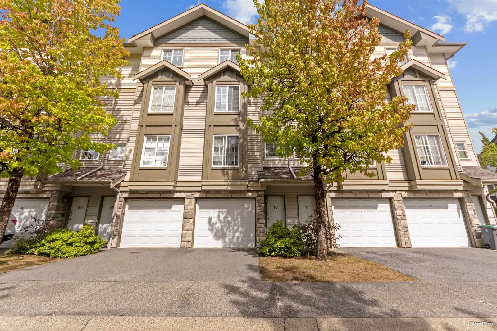 18 14855 100 AVENUE, Surrey BC V3R 2W1
