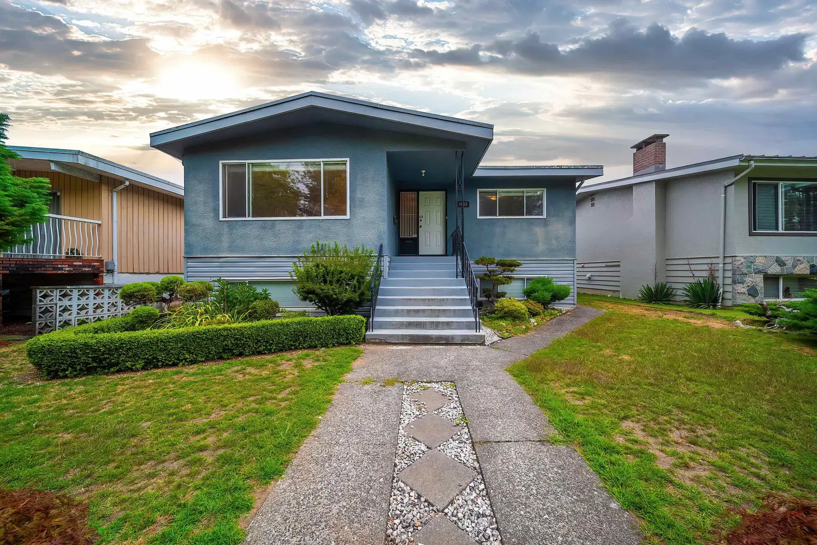 3063 ROSEMONT DRIVE, Vancouver BC V5S 2C8
