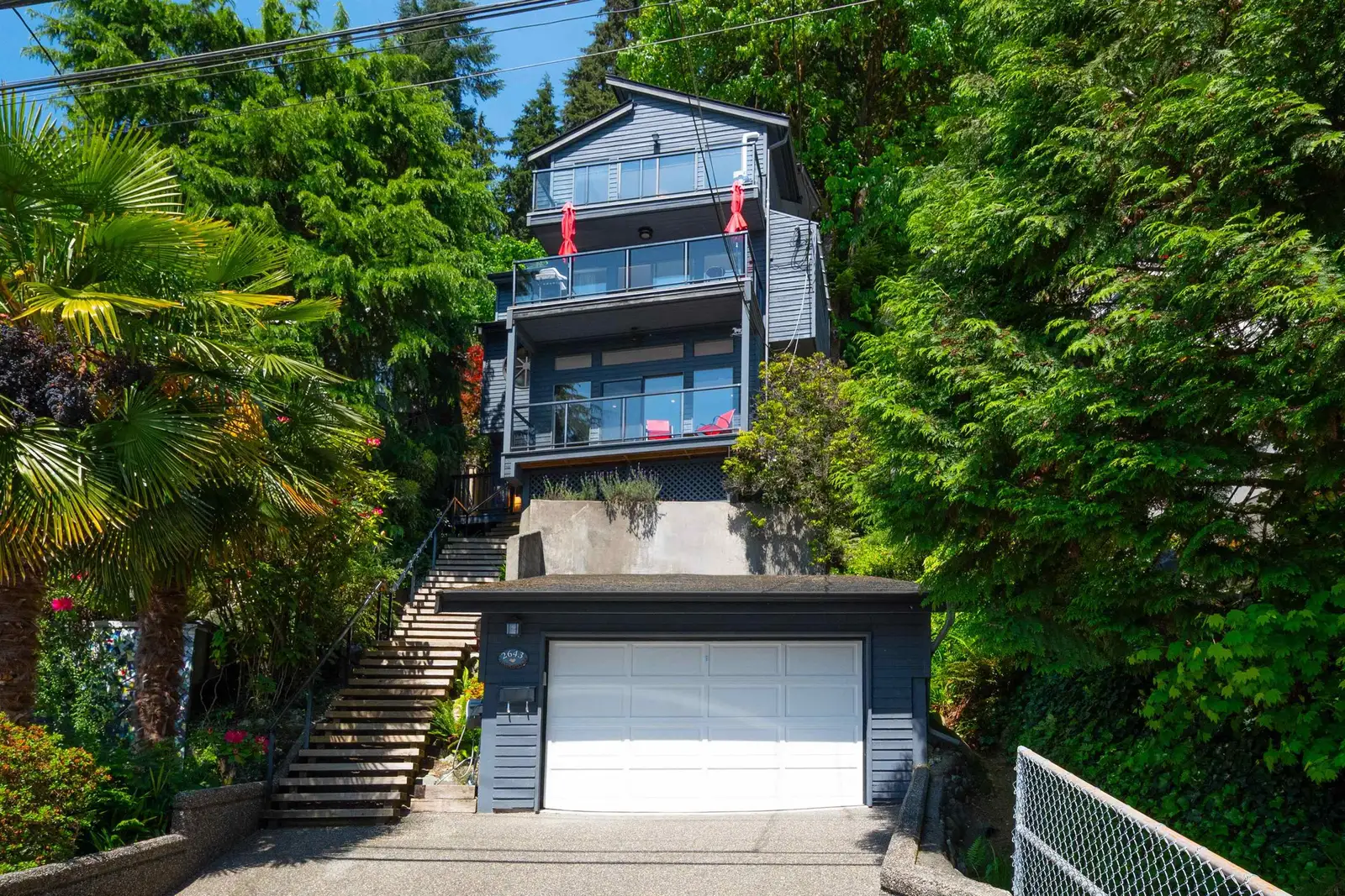 2643 PANORAMA DRIVE, North Vancouver BC V7G 1V7