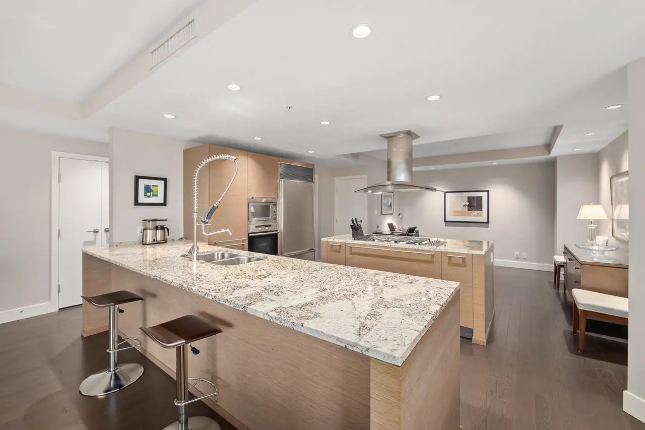 2601 1111 ALBERNI STREET, Vancouver BC V6E 4V2