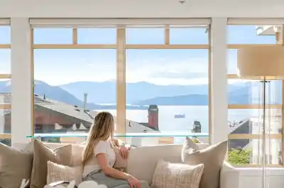 8674 SEASCAPE DRIVE, West Vancouver BC V7W 3J7