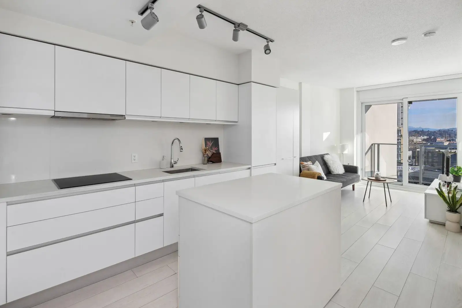 611 180 E 2ND AVENUE, Vancouver BC V5T 0K4