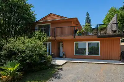 6438-6440 DOUGLAS STREET, West Vancouver BC V7W 2G2