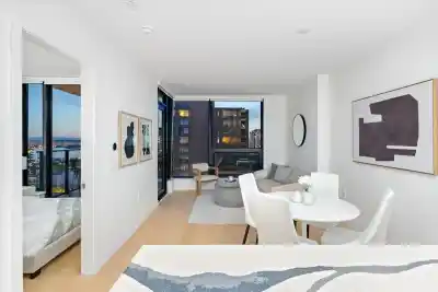 1004 135 E 13TH STREET, North Vancouver BC V7L 0J8