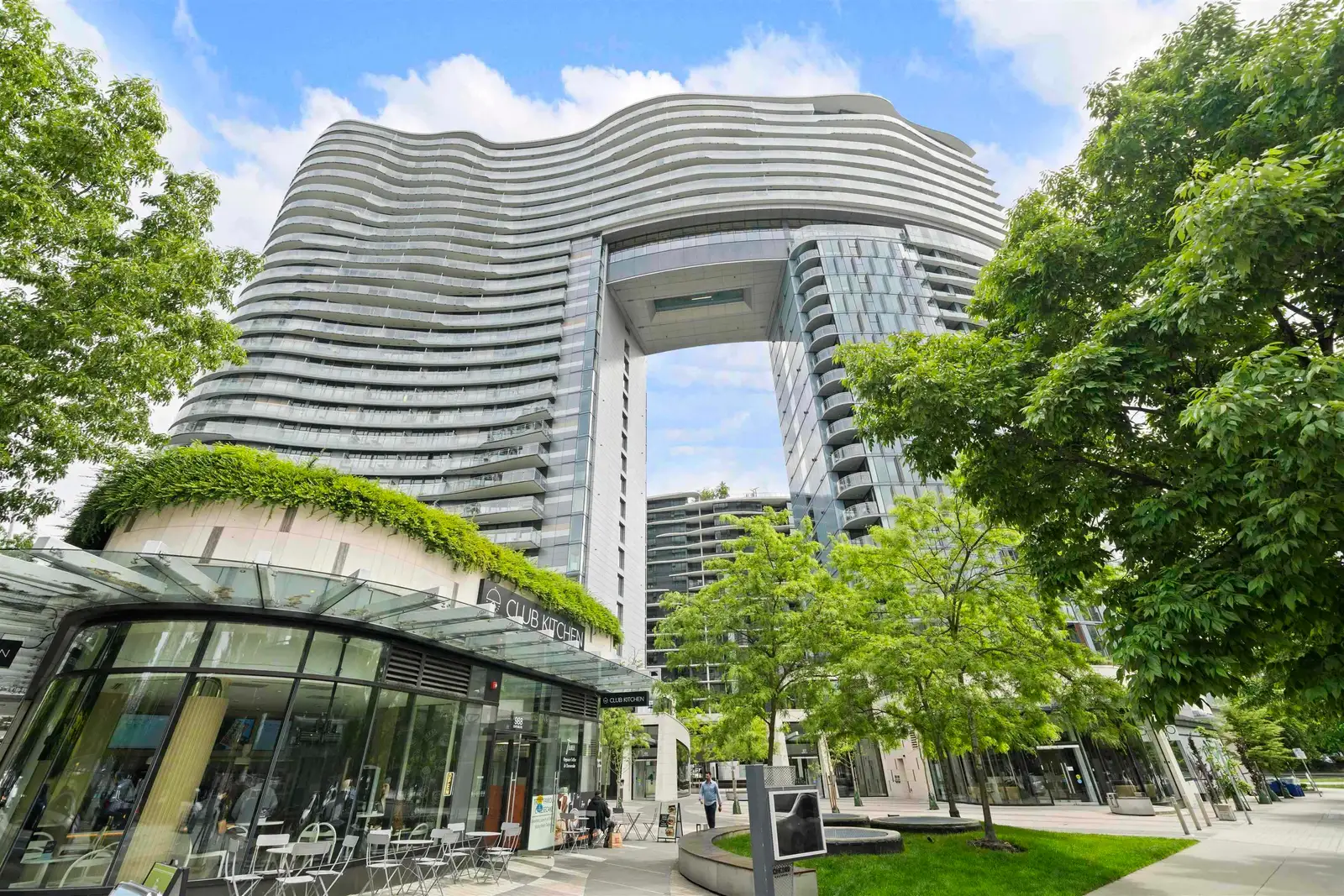 2320 89 NELSON STREET, Vancouver BC V6Z 0E7