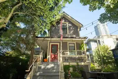1117-1119 PENDRELL STREET, Vancouver BC V6E 1L3
