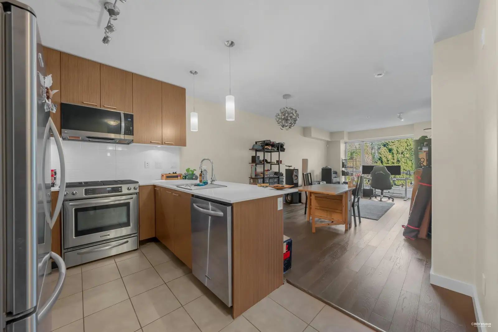 315 1330 MARINE DRIVE, North Vancouver BC V7P 1T4