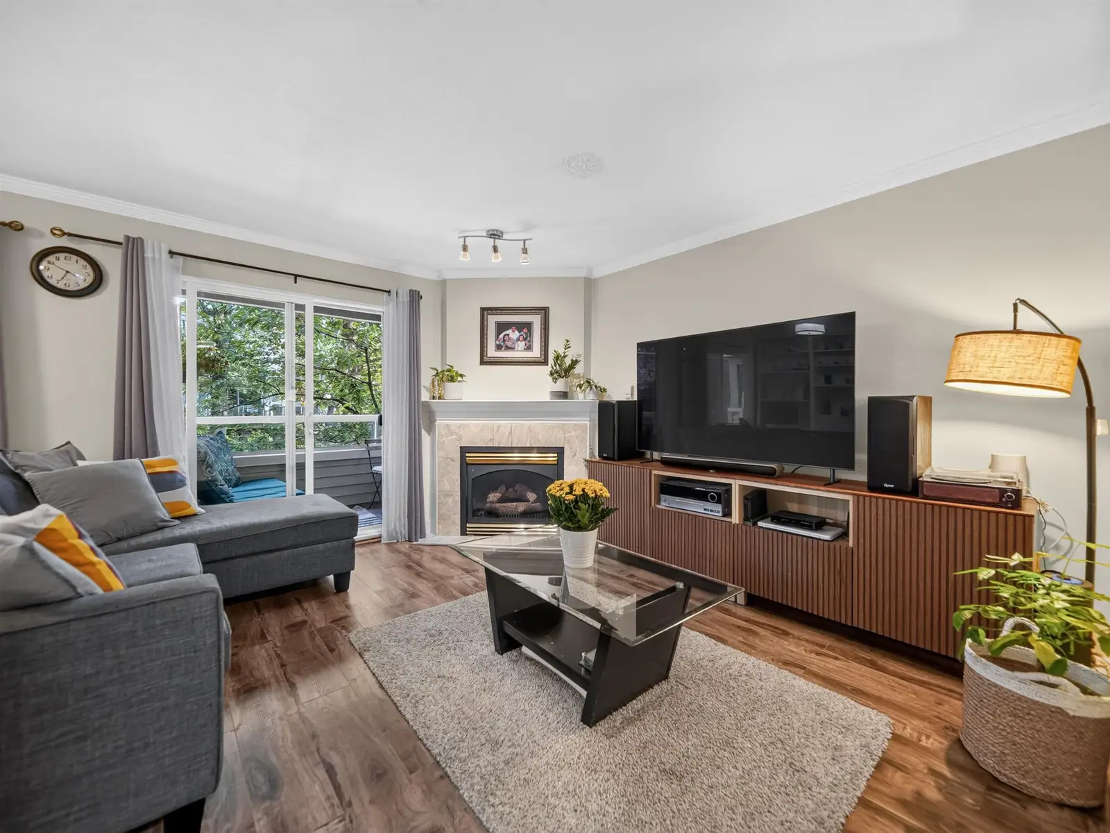 7 828 W 16TH STREET, North Vancouver BC V7P 1R3