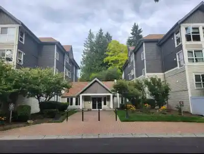210 9668 148 STREET, Surrey BC V3R 0W2