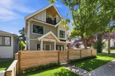 3206 E GEORGIA STREET, Vancouver BC V5K 2L3