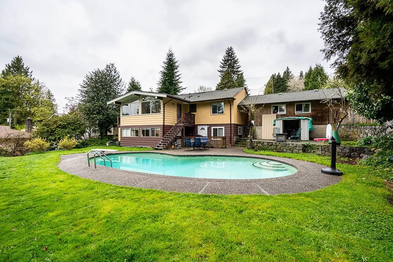 1440 MOUNTAIN HIGHWAY, North Vancouver BC V7J 2M3
