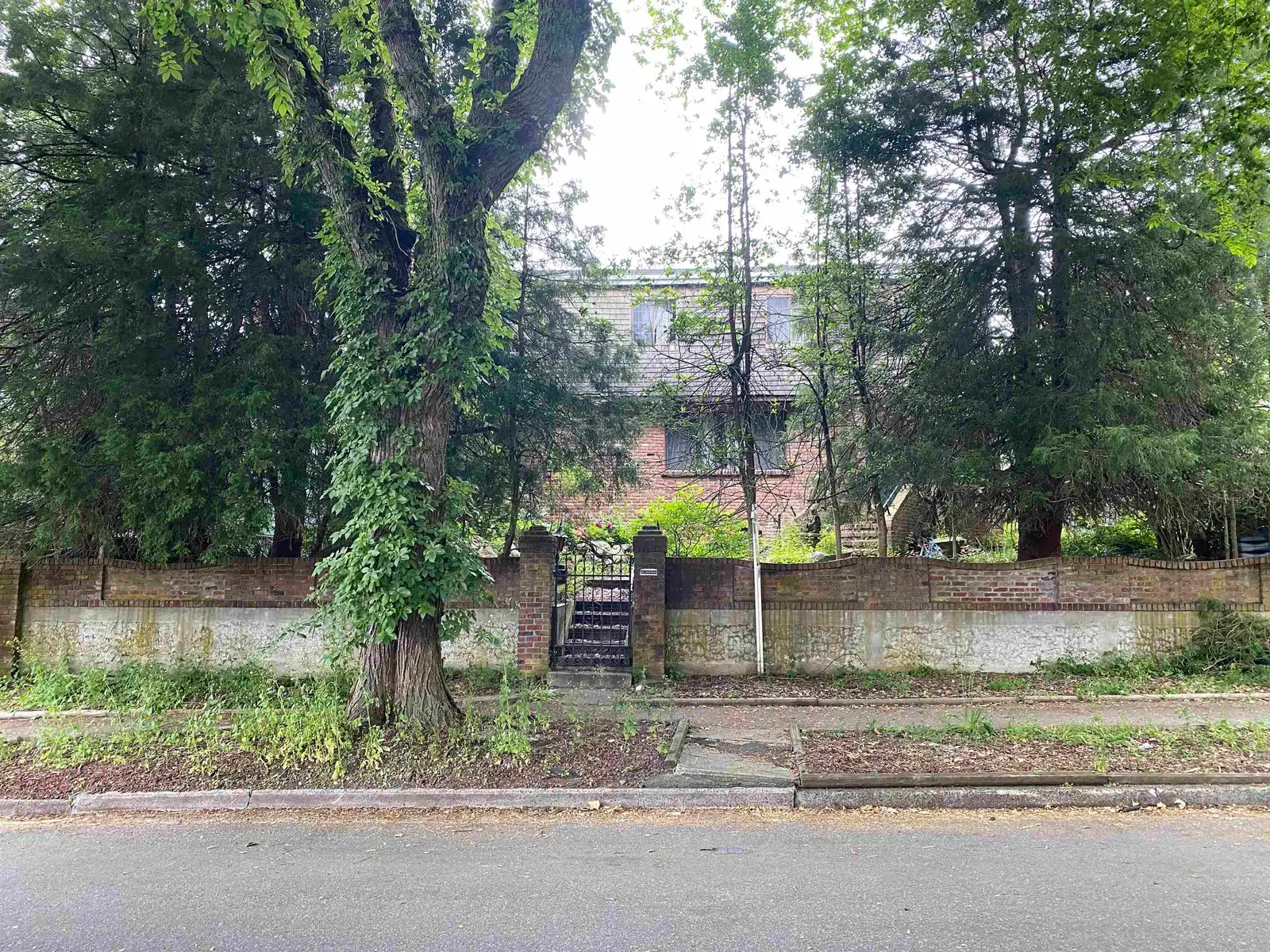 2371 E 6TH AVENUE, Vancouver BC V5N 1R4