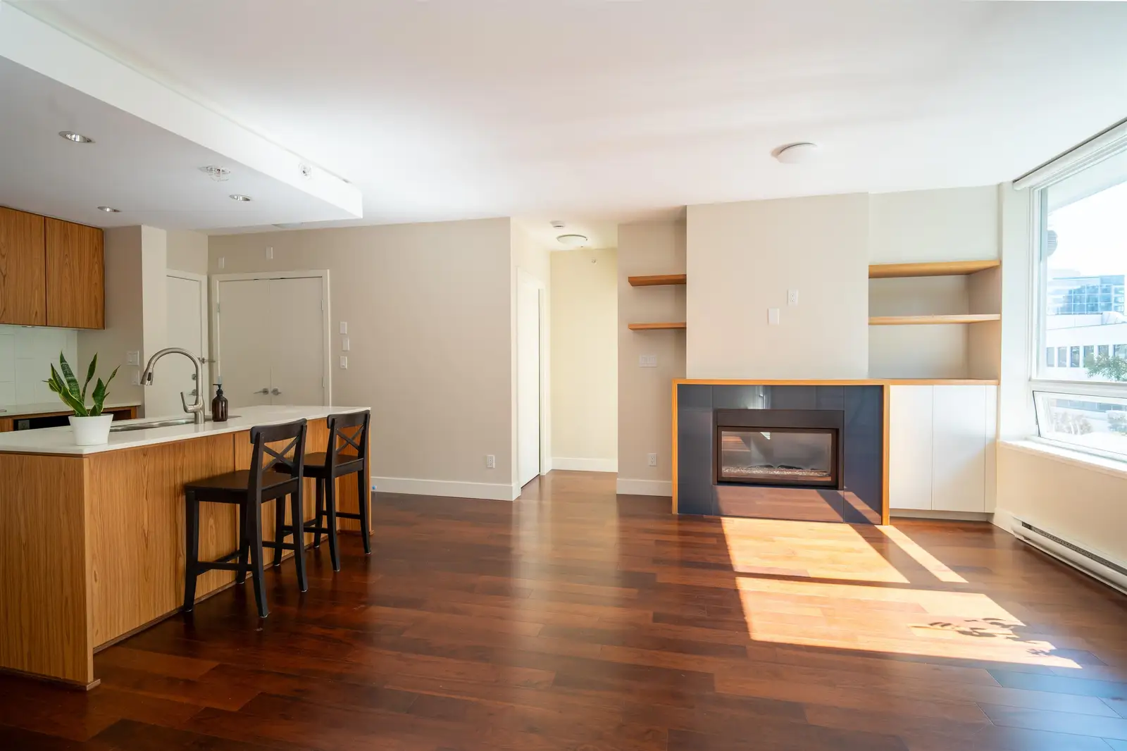 504 1675 W 8 AVENUE, Vancouver BC V6J 0A8