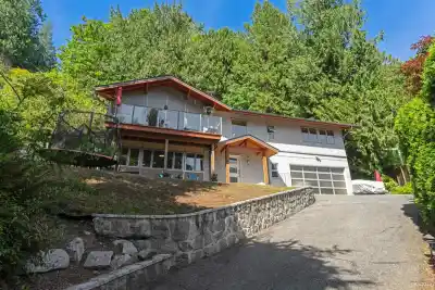 3907 BAYRIDGE PLACE, West Vancouver BC V7V 3K2