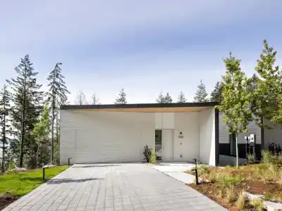 3318 CHIPPENDALE ROAD, West Vancouver BC V7S 0B7