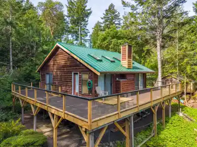1001 ROBSON WAY, Galiano Island BC V0N 1P0