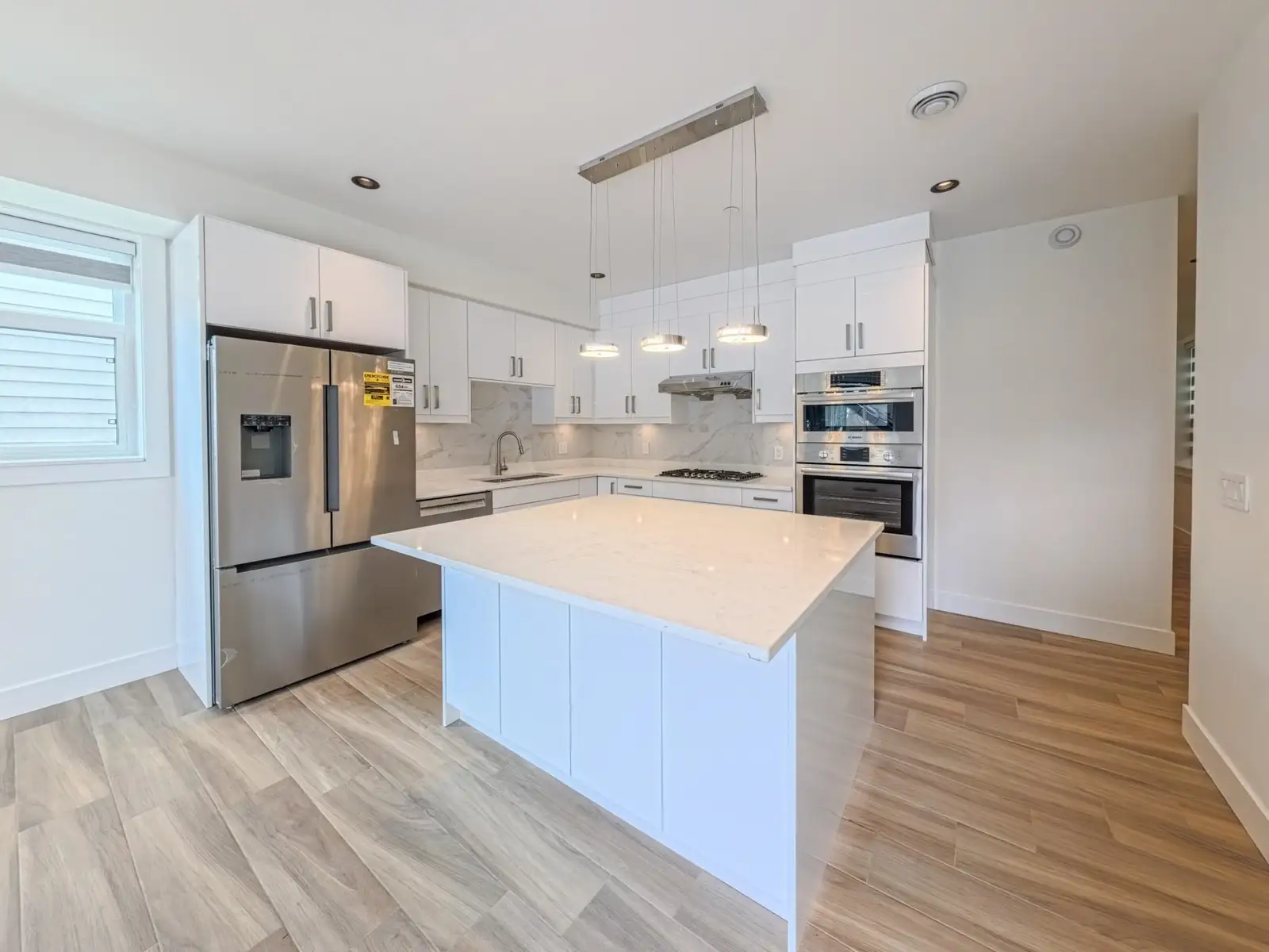 3 745 E 30 AVENUE, Vancouver BC V5V 2V8