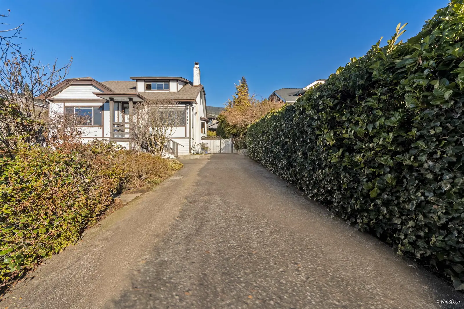 2317 KINGS AVENUE, West Vancouver BC V7V 2C3