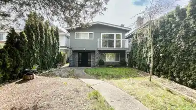 1420 PARK DRIVE, Vancouver BC V6P 2K7