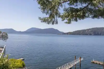 4 STRACHAN POINT ROAD, West Vancouver BC V7W 1C6