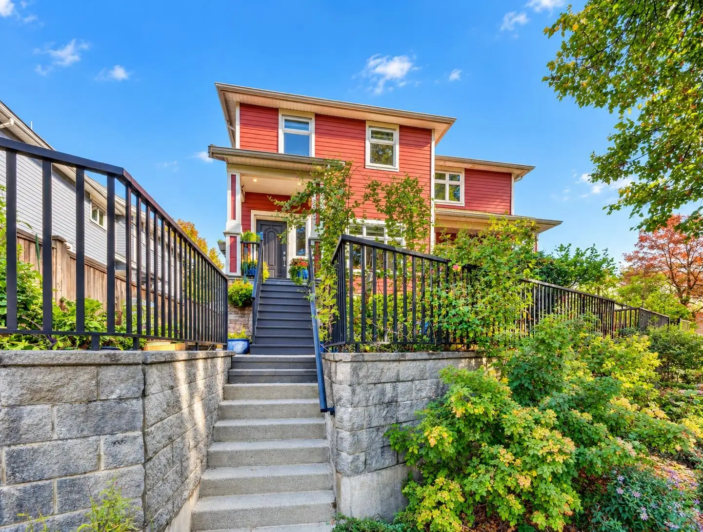 5502 DUNDEE STREET, Vancouver BC V5R 3T9