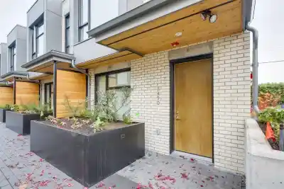 5490 OAK STREET, Vancouver BC V6M 2V6