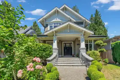 2213 JEFFERSON AVENUE, West Vancouver BC V7V 2A9
