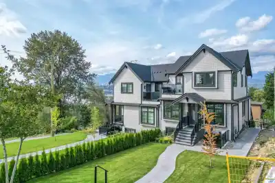 3615 YALE STREET, Vancouver BC V5K 1C8