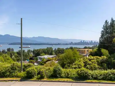 4514 BELLEVUE DRIVE, Vancouver BC V6R 1E3
