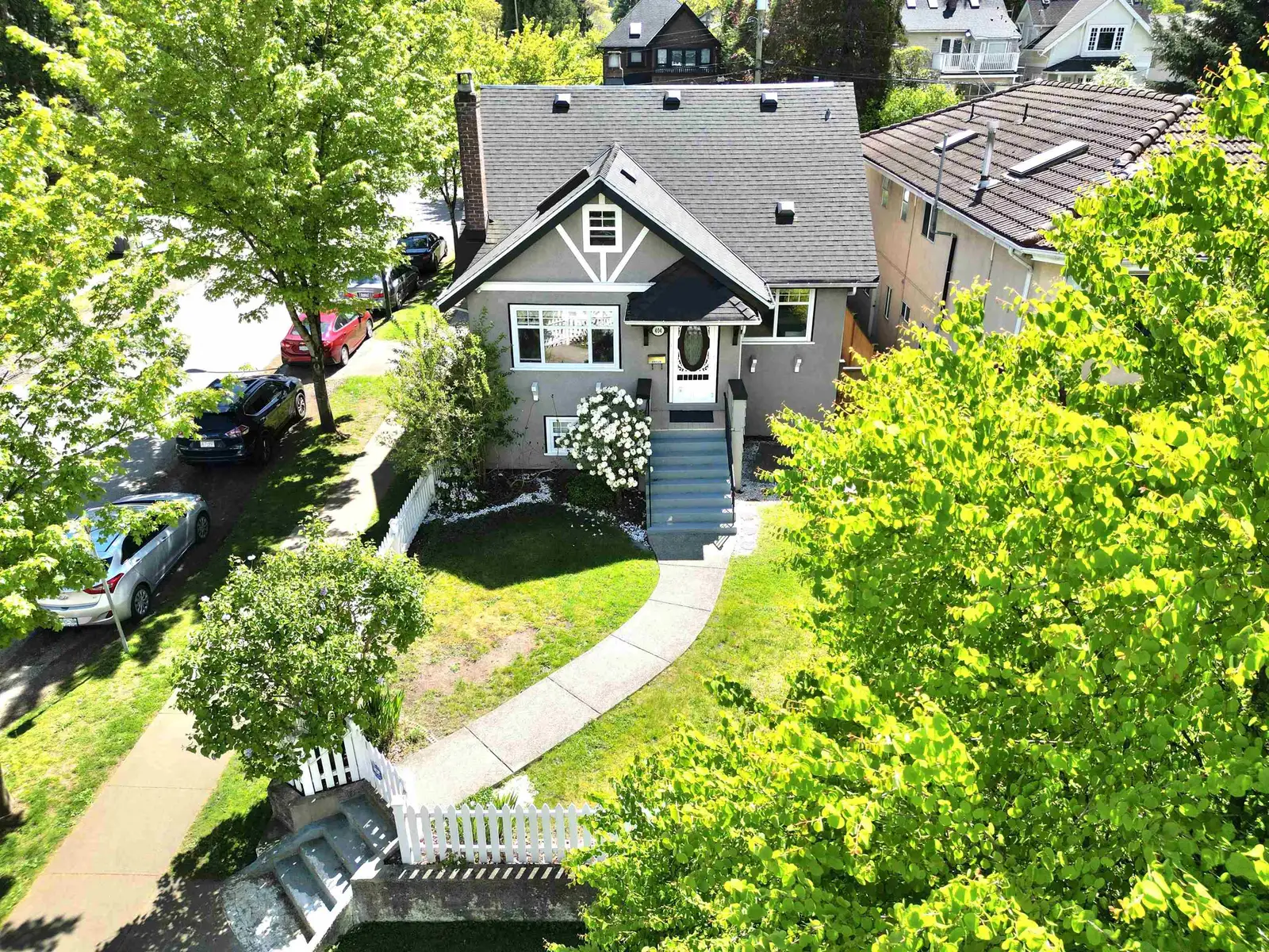 404 W 18TH AVENUE, Vancouver BC V5Y 2B1