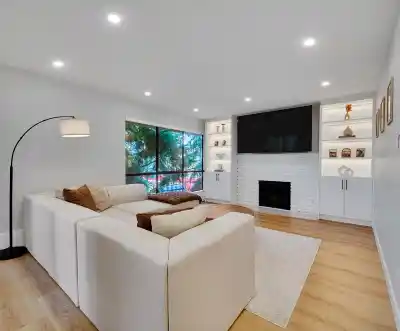 303 1877 W 5TH AVENUE, Vancouver BC V6J 1P5