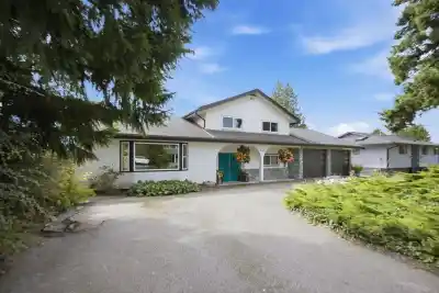6447 SAMRON ROAD, Sechelt BC V7Z 0M8