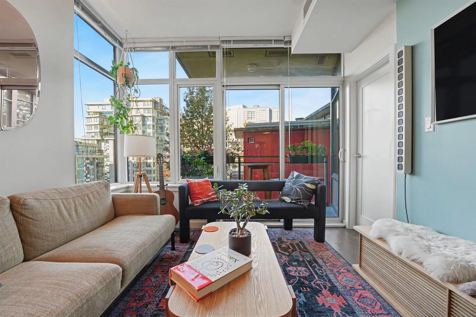807 38 W 1ST AVENUE, Vancouver BC V5Y 0K3