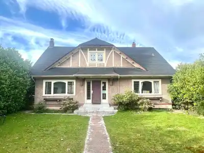 3945 W 10TH AVENUE, Vancouver BC V6R 2G9