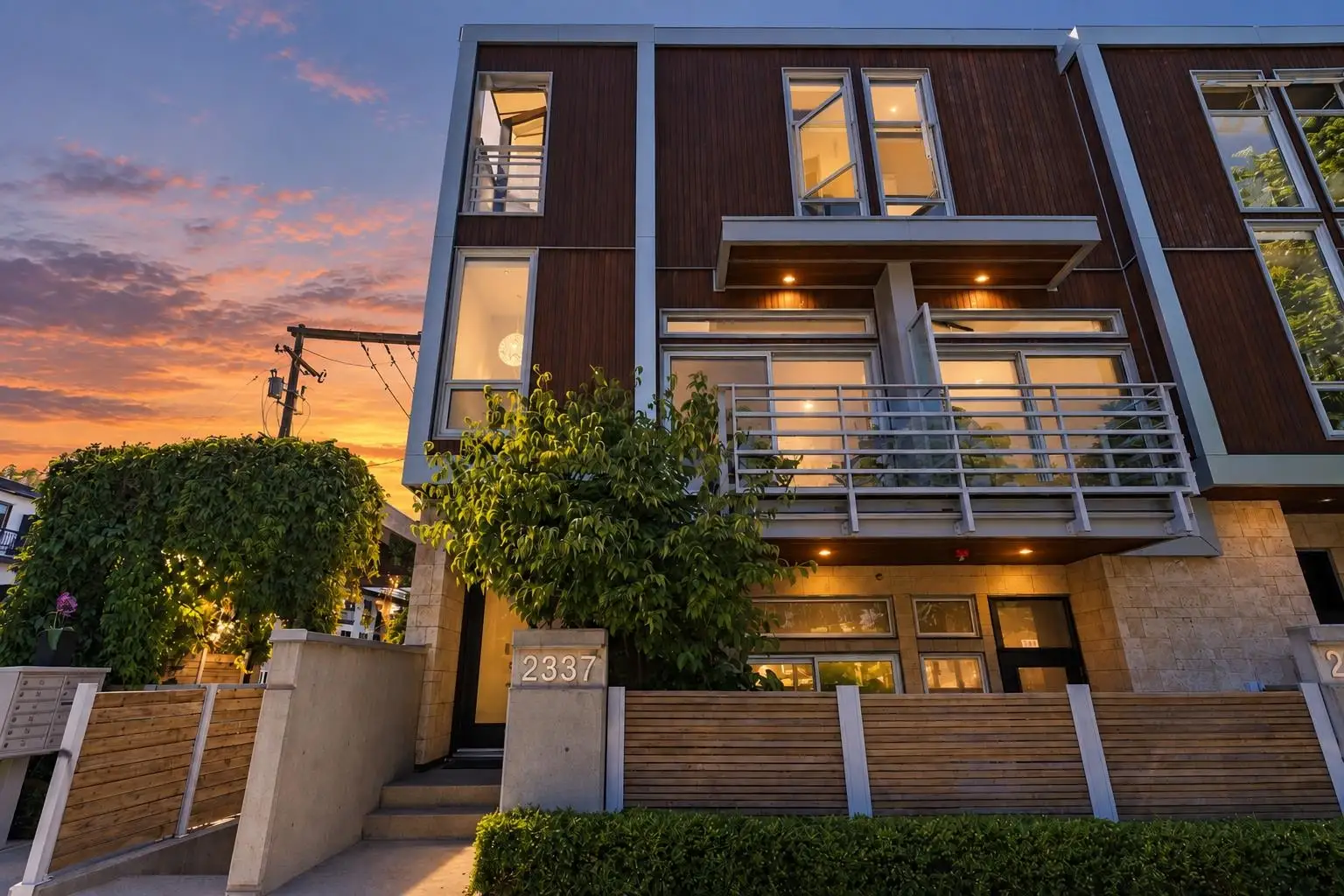 2337 BRUNSWICK STREET, Vancouver BC V5T 3L8