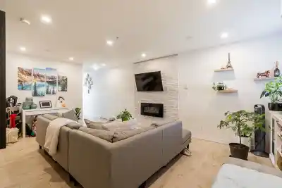 211 5625 SENLAC STREET, Vancouver BC V5R 6G8