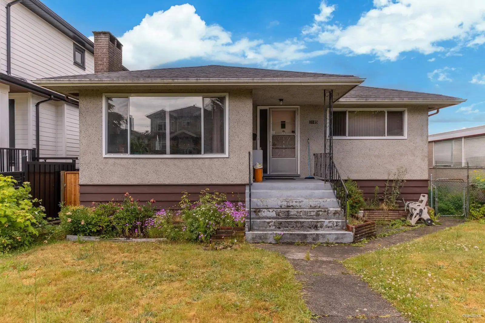 3185 E 16TH AVENUE, Vancouver BC V5M 2M7