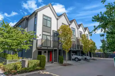 99 17568 57A AVENUE, Surrey BC V3S 7V2