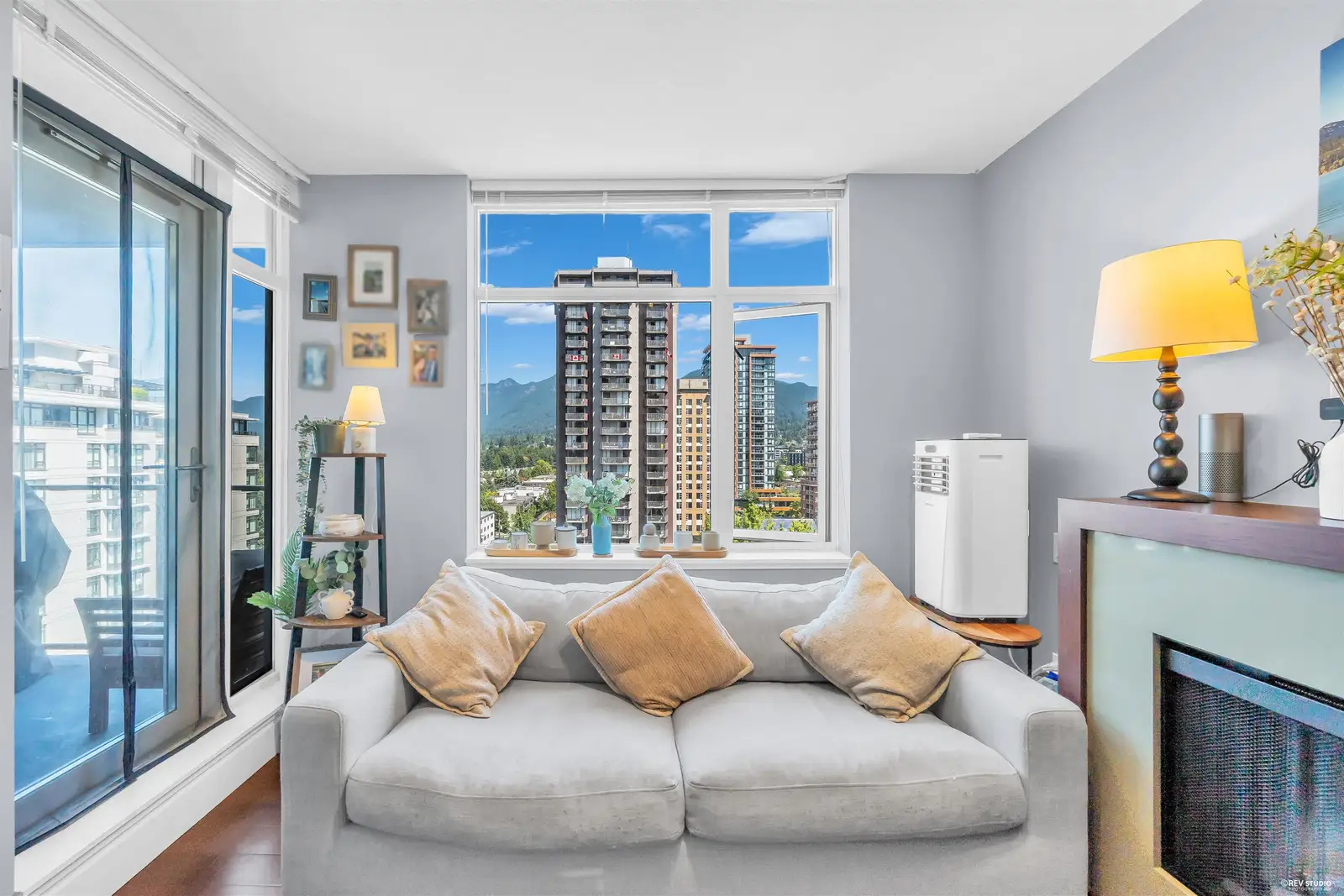 1301 158 W 13 STREET, North Vancouver BC V7M 0A7